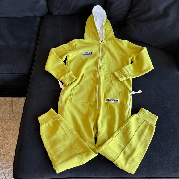 Antisocial green jumpsuit for sport, snowboard , cozy weather - Picture 3 of 6